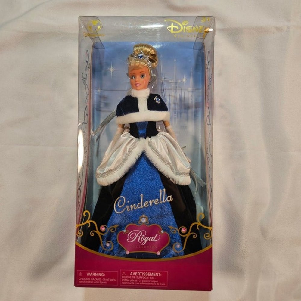 Disney Cinderella Royal Collection Christmas Doll Princess - NIB